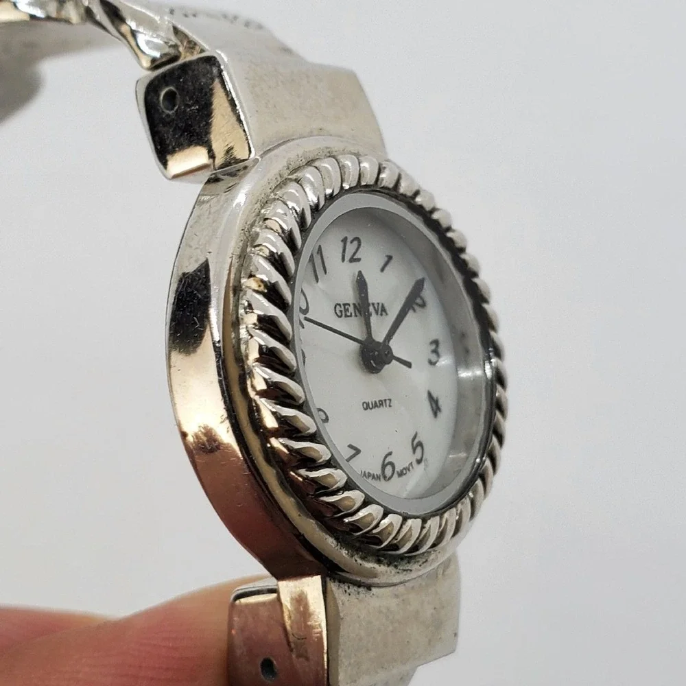 Women's Cuff Watch Hearts Band 26MM Gray‎ Tone 5.5